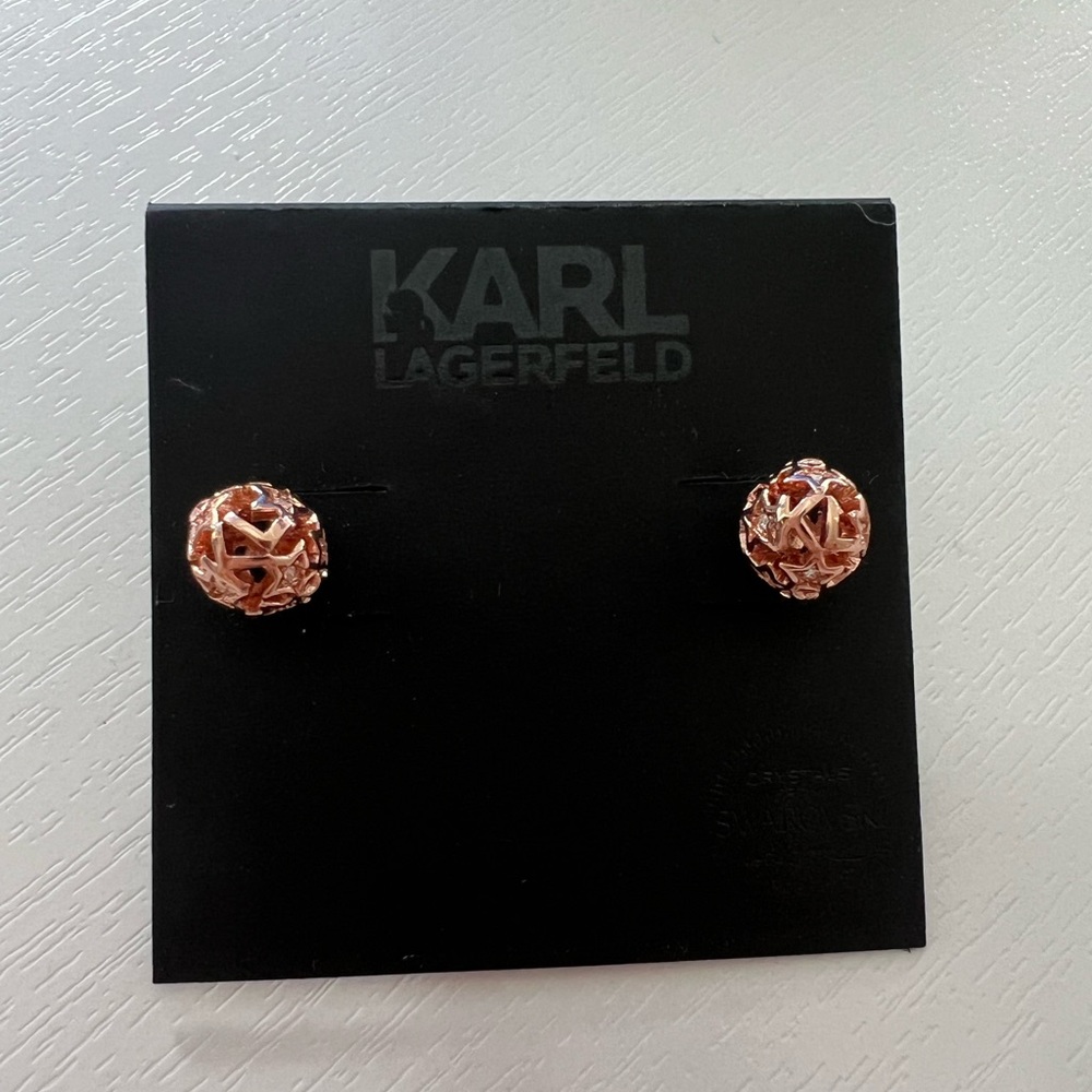 Round Earrings with Star Detail